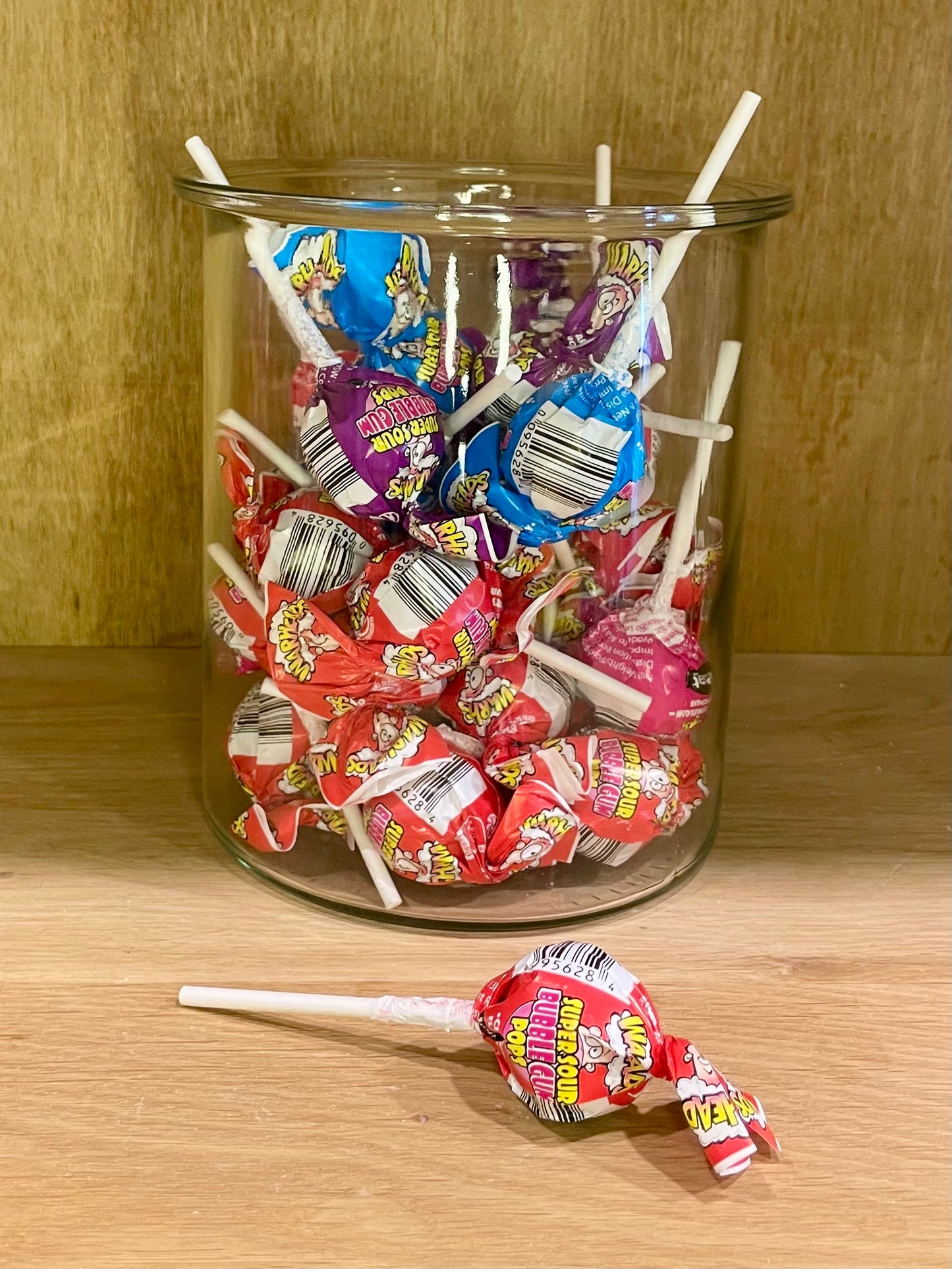 Sucette Warheads Cerise Flavour ( Sucette+Chewing-gum )